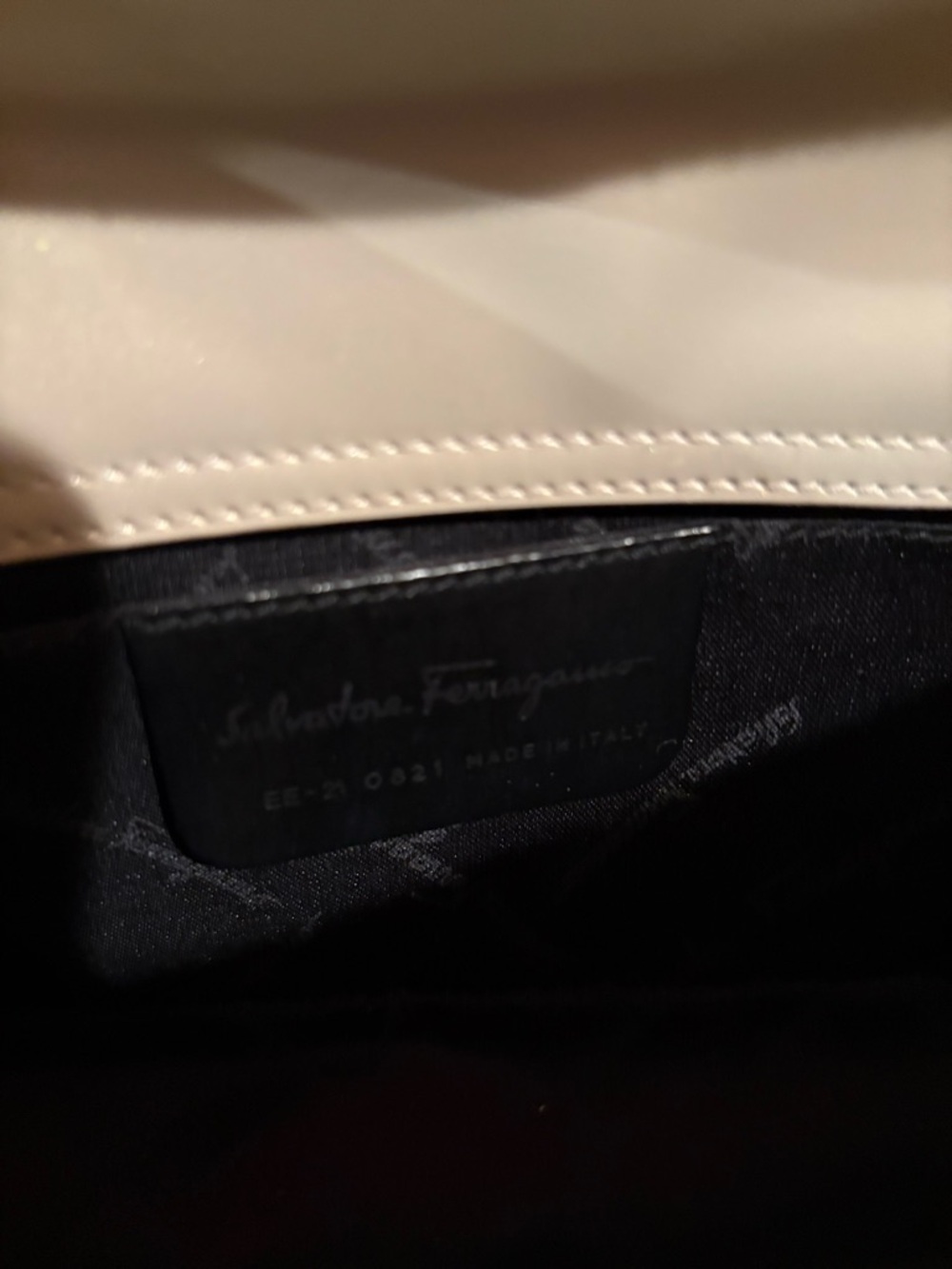 Salvatore Ferragamo Pearlescent Cream Small Shoulder Bag - Picture 9 of 11